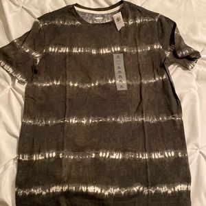 NWT Boys Old Navy T-shirt size XL.